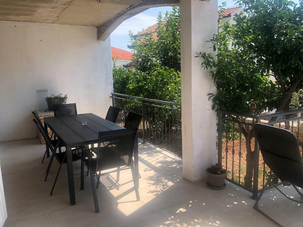 Apartman Dukic Okrug Gornji Exterior photo